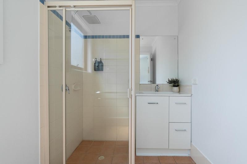 Villa - Sleeps 6